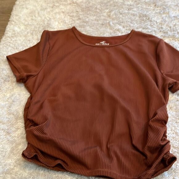 Hollister rust side ruched baby tee.  Size M. - Picture 6 of 6